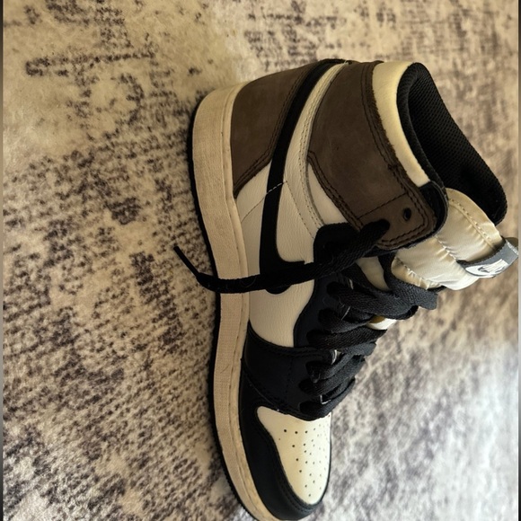 Jordan 1 Retro OG High Dark Mocha size 6y - Picture 6 of 11